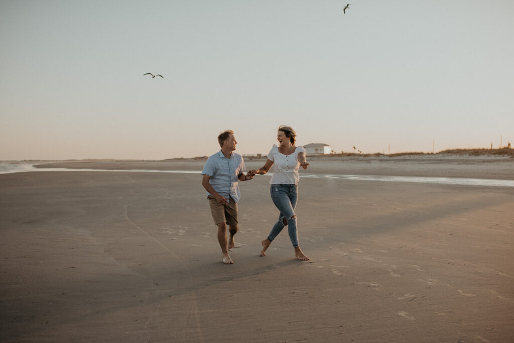 Couples engagement photos - 5 Questions to Ask Photographers For Weddings Before Booking