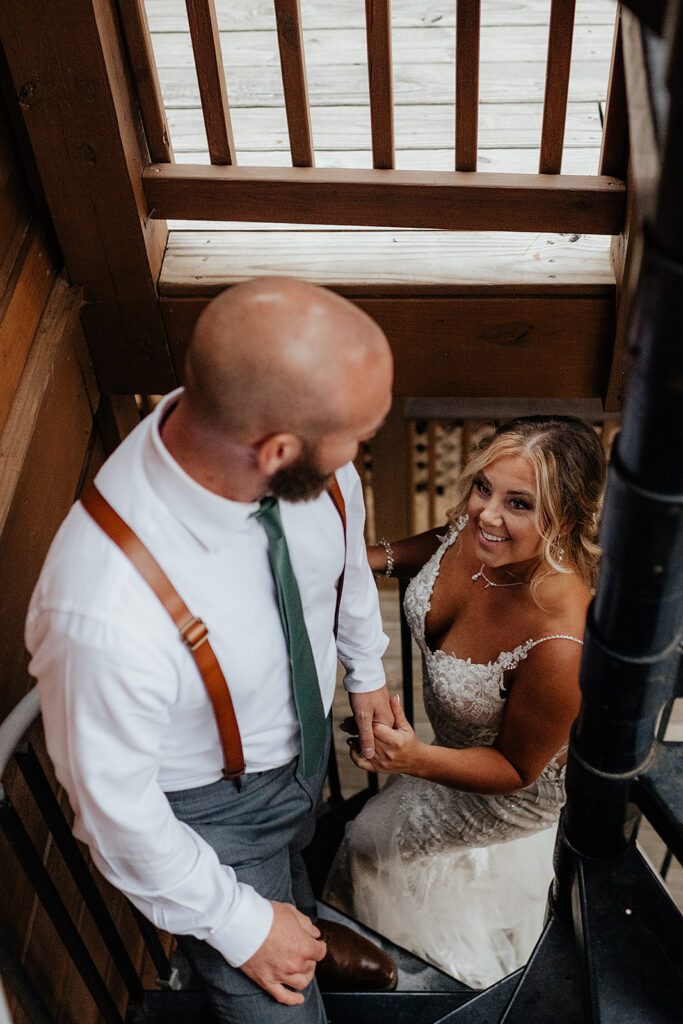 The best tips for elopement - bride and groom portraits