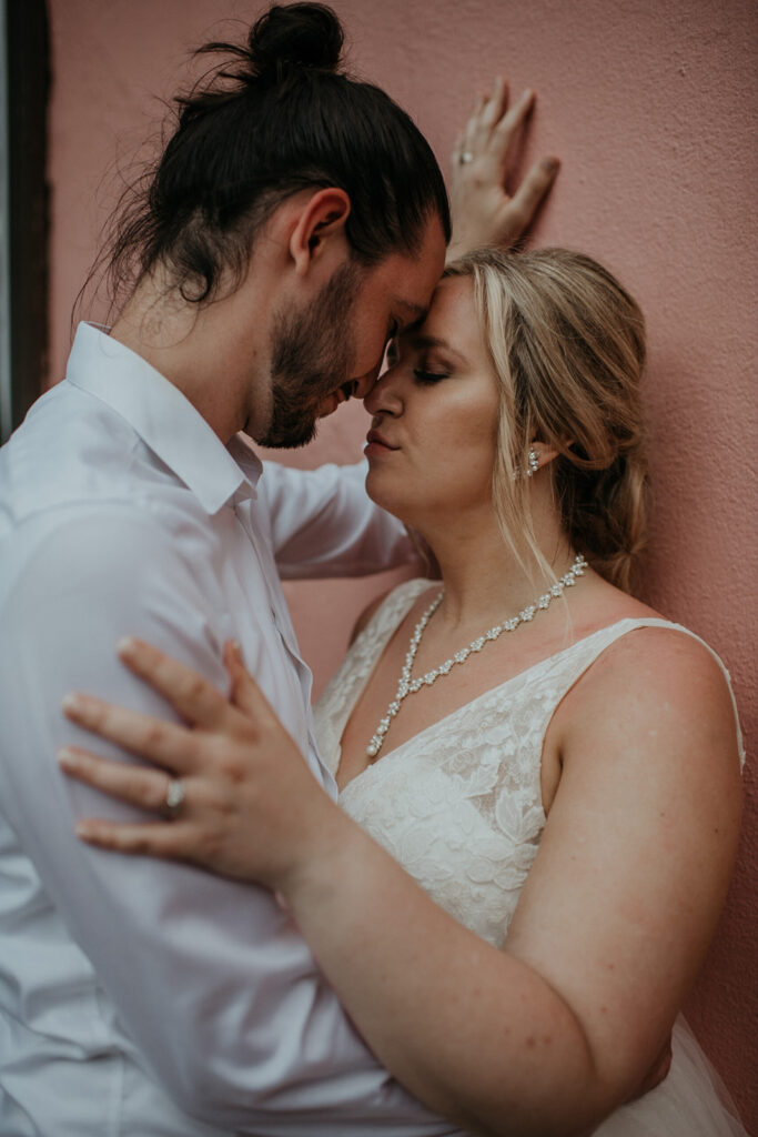 The best tips for elopement - bride and groom portraits