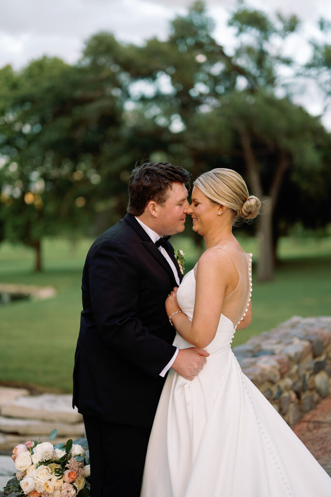 Outdoor bride and groom portraits at River Forest Country Club wedding venue in Chicago