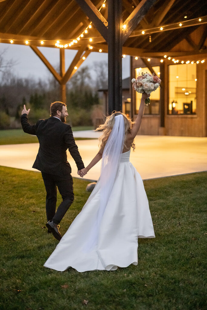 Bride and grooms outdoor Union 12 wedding portraits in Fort Wayne, Indiana