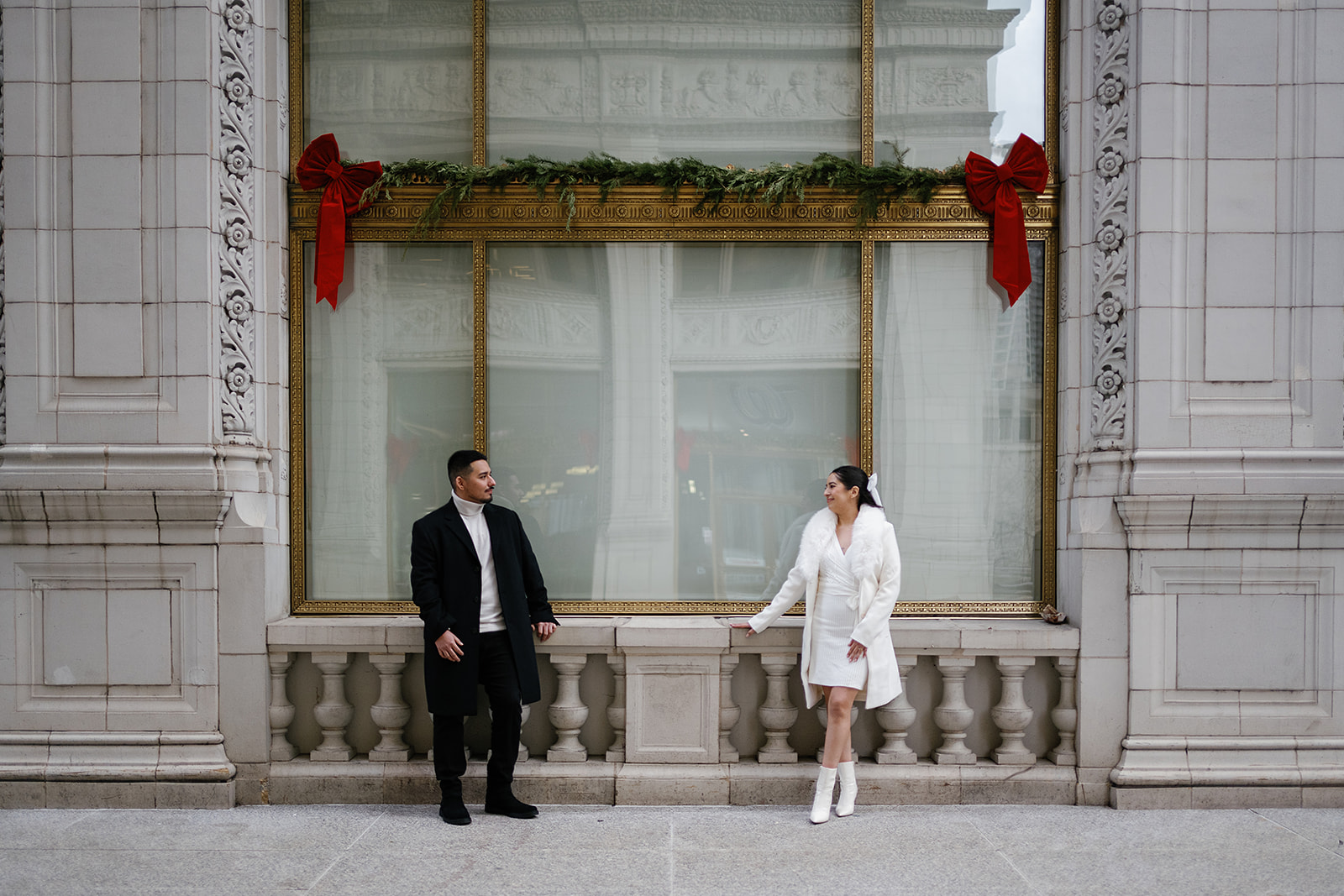 Couples chic winter engagement photos in downtown Chicago