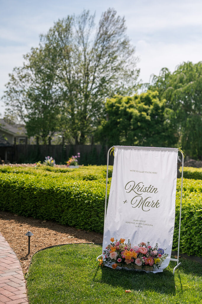 Welcome wedding sign